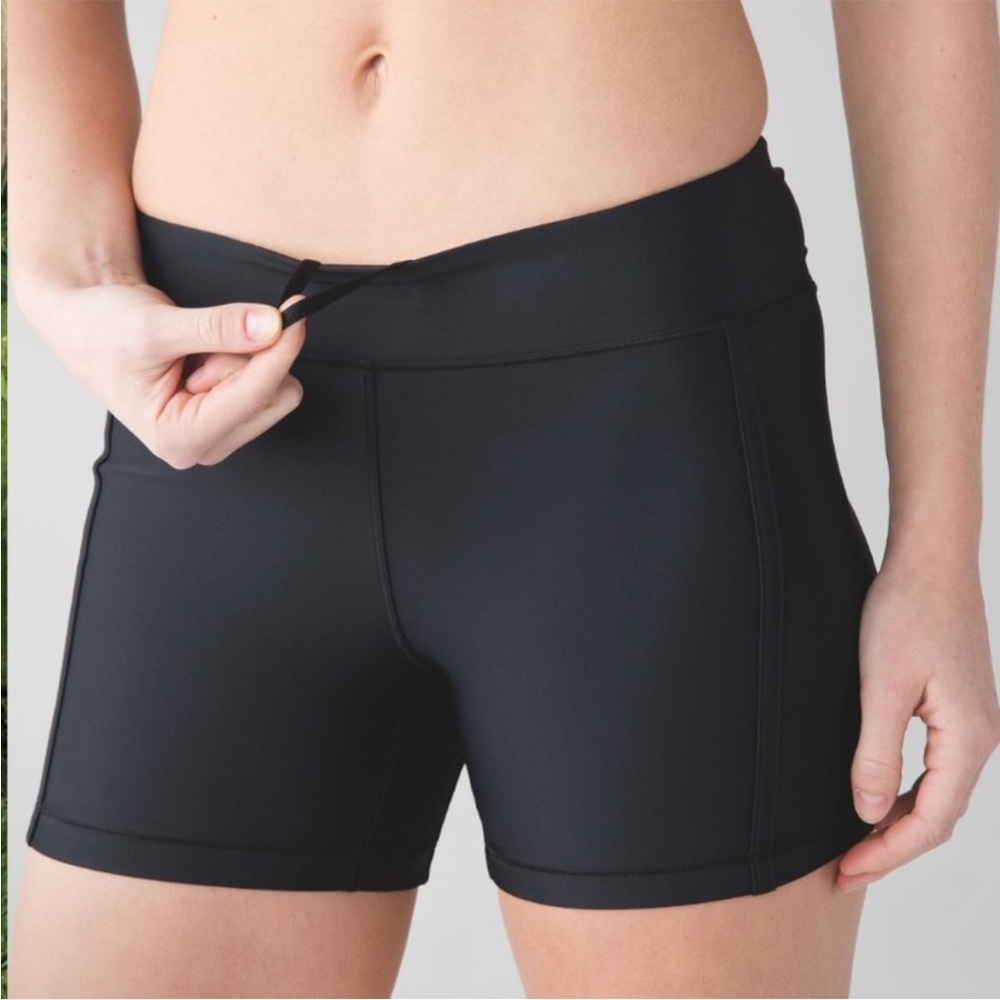 lululemon “Reach The Beach” Shorts, Size 4